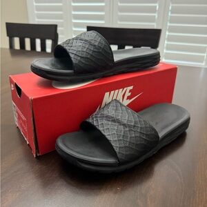 Nike Women’s Slides